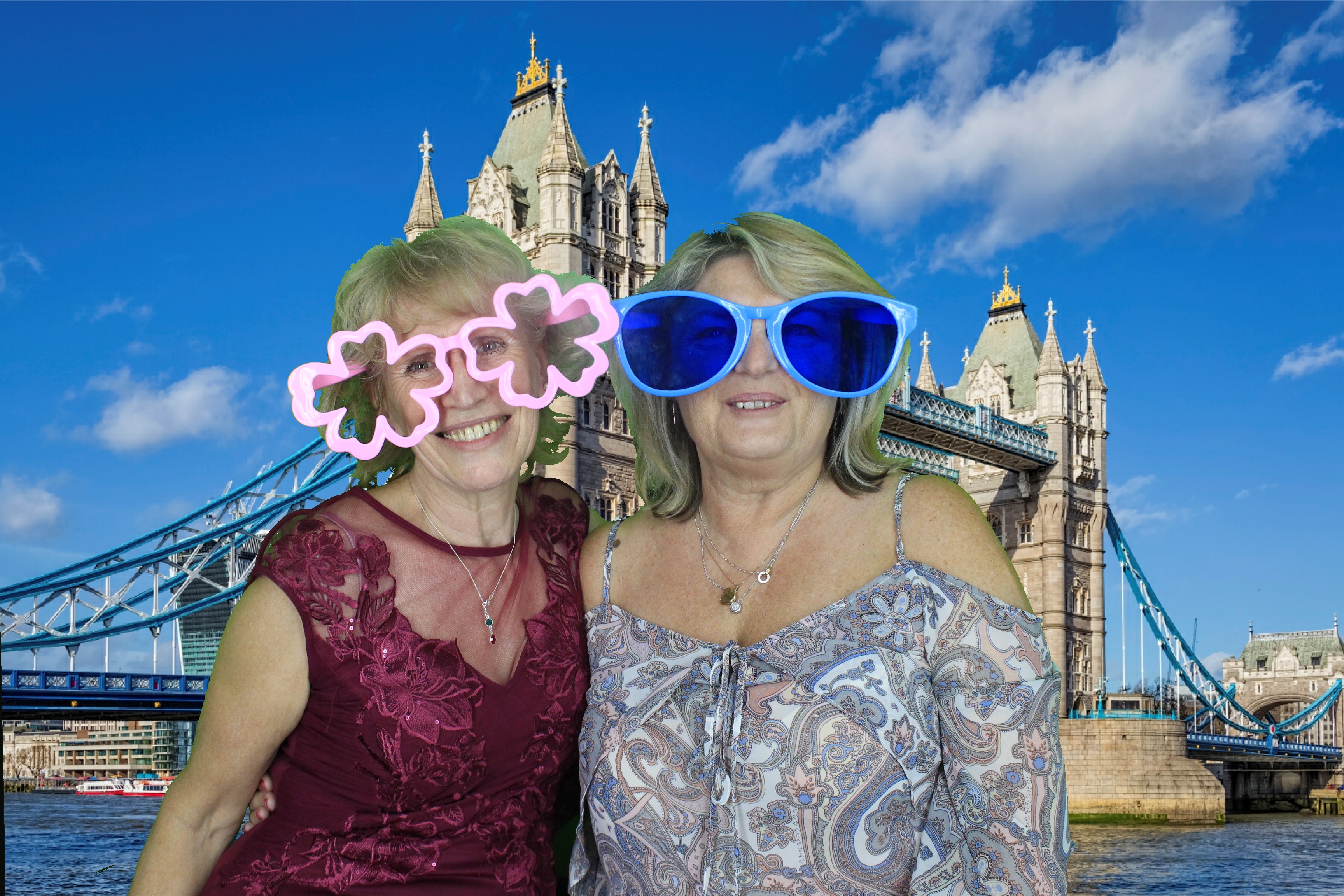 Lin's 60th Birthday | View more photos from the event at gallery.myphotoboothexperience.co.uk/u/MyPhotoBoothExperienceLtd/Lins-60th-Birthday